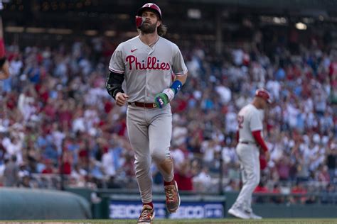Trea Turner hits 2 of the Phillies’ 5 home runs in a 12-3, come-from-behind win over Nationals